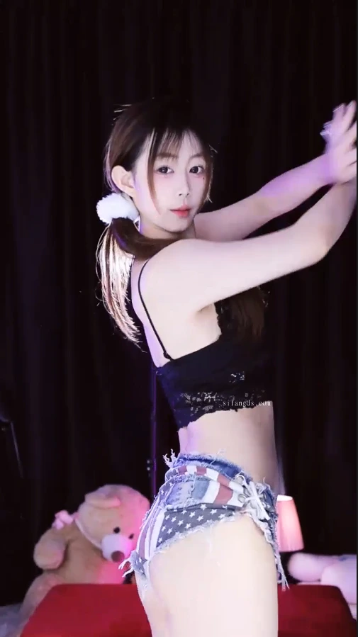 畅聊主播@周饱包长腿女神2025年6-7月直播热舞视频回放合集40v/2.4G 其他主播 第10张-闲人网 畅聊主播@周饱包长腿女神2025年6-7月直播热舞视频回放合集40v/2.4G