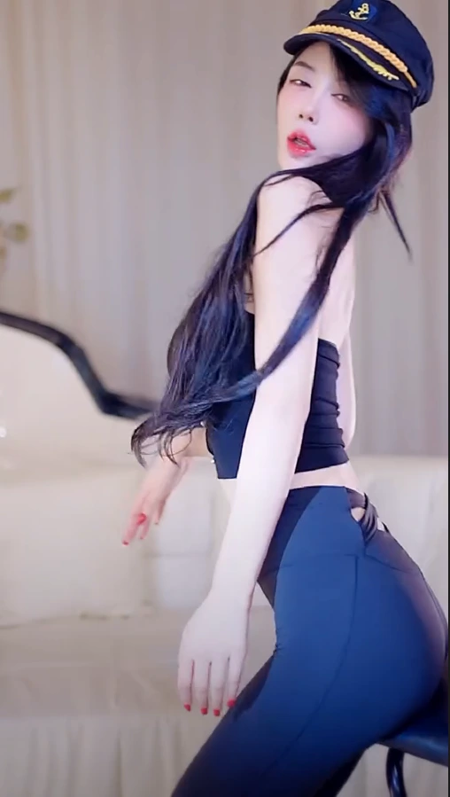 快手主播@孙妮骆驼耻挺跨舞蹈视频合集[42v765.2M]