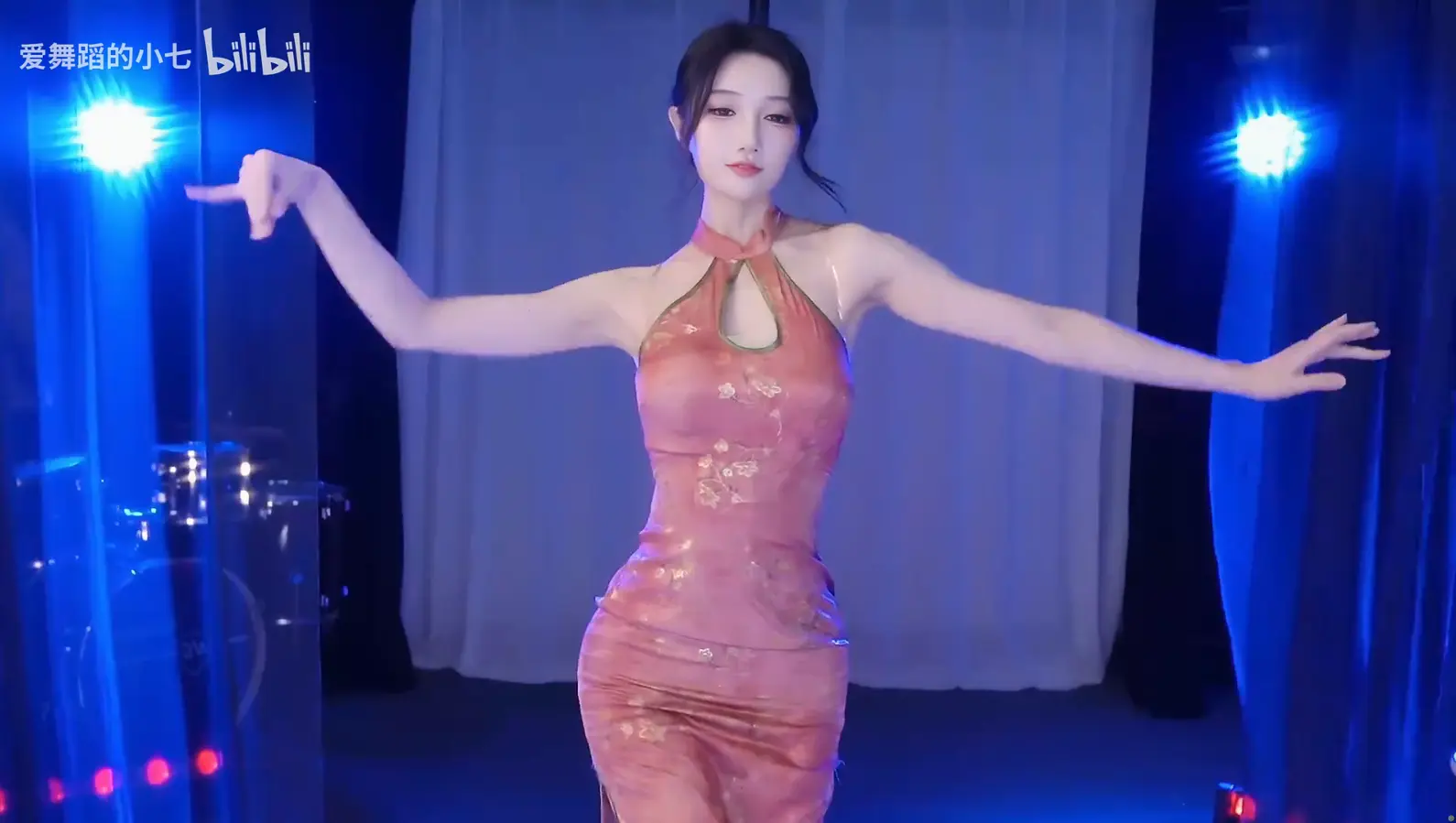 B站舞蹈主播@爱跳舞的小七(虎牙坏空空)专属舞蹈视频合集[40V3.42G]