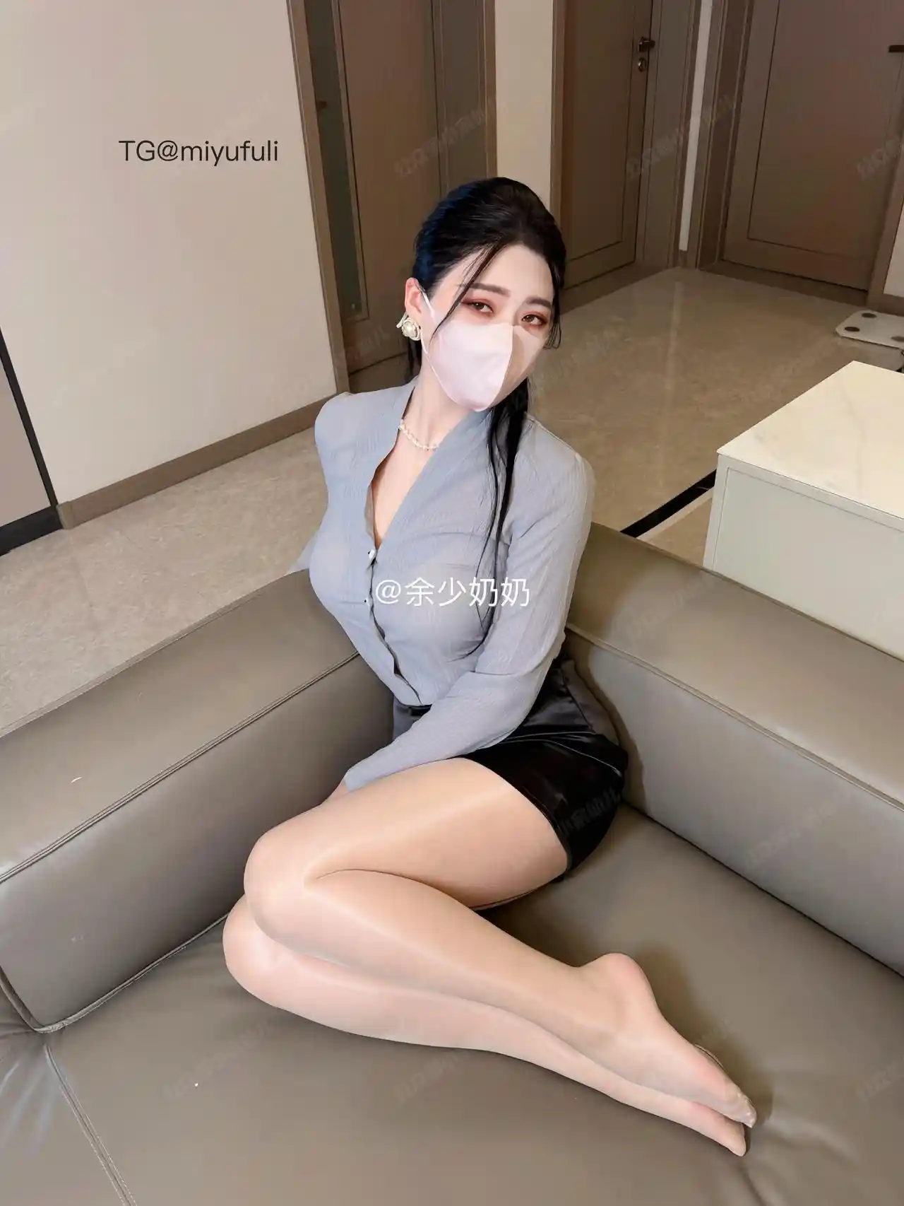 抖音@余少奶奶御姐长腿美足微密写真合集840MB